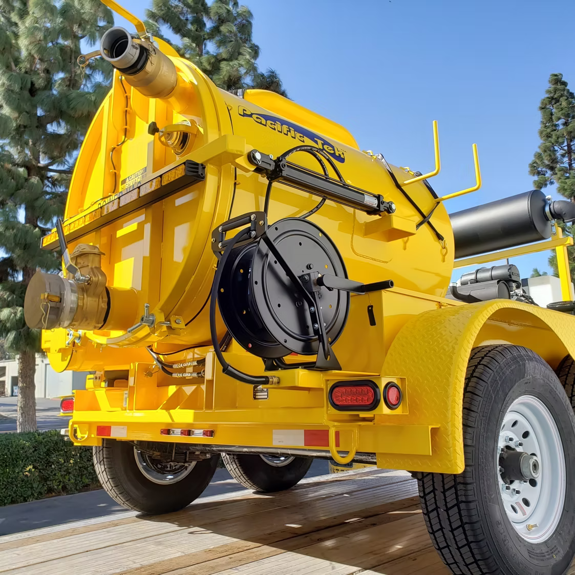 Pacific-Tek PV350 Vacuum Excavator – Skid & Trailer Configurations